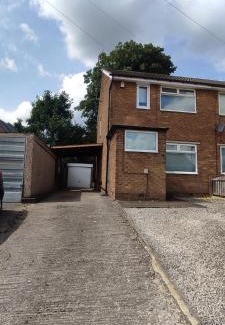 Sheffield House | Guest Rated: 9.8 at Sheffield Meadowhall with Free Parking