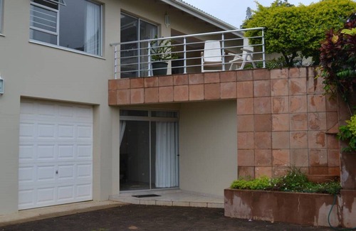 Umtentweni House | Unforgettable Shelbourne Sea: Oceanfront Retreat Awaits