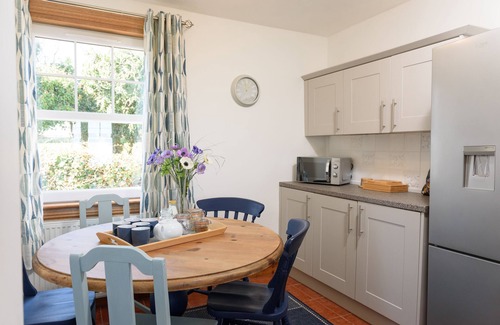 Newton Stewart Cottage | Shell Cottage - a cottage that sleeps 6 guests in 3 bedrooms