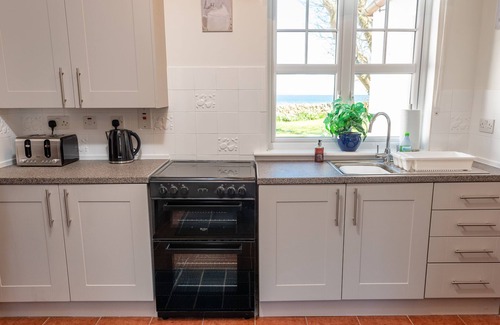 Newton Stewart Cottage | Shell Cottage - a cottage that sleeps 6 guests in 3 bedrooms