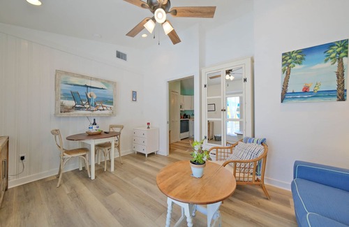 Anna Maria Cottage | Cozy Shell Cottage with Free Form Pool & Ocean View