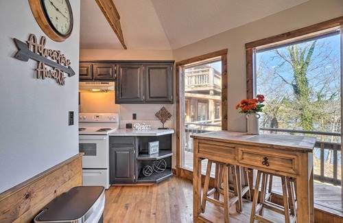 Shell Knob House | Scenic Shell Knob Guest House with Lake View & Fire Pit