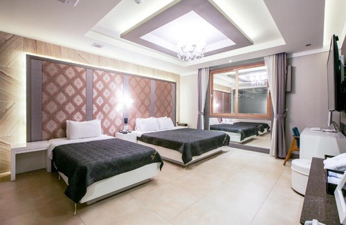 Yeosu Hotel | Convenient Shell Stone Yeosu Business Hotel with Breakfast