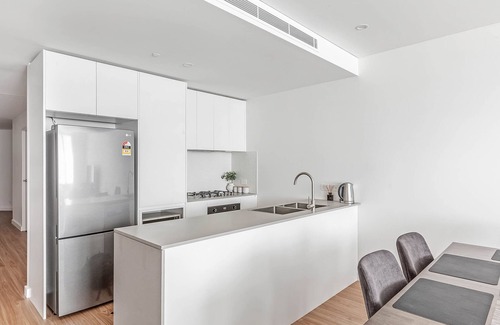 Shellharbour City Centre Apartment | Guest Rated 9/10: Shellharbour Lakeview Apartment Awaits