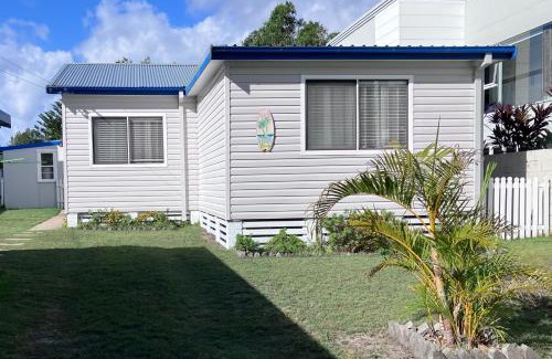 Shellharbour House | Beachfront Shellharbour Cottage with Marina Access
