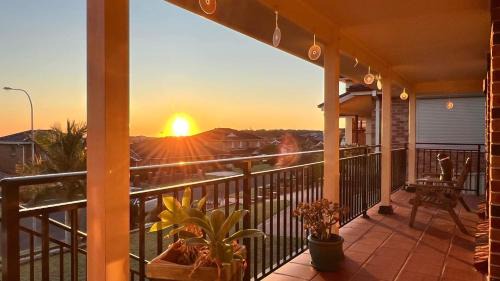 Blackbutt House | Shellharbour: Breathtaking Views of Ocean, Lake & Mountains