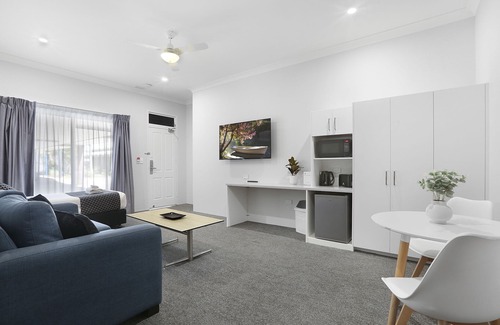 Shellharbour Hotel | Experience Shellharbour Village Motel with Ocean Views & Spa