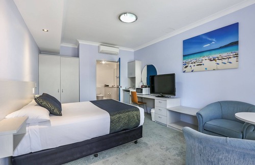 Shellharbour Hotel | Experience Shellharbour Village Motel with Ocean Views & Spa