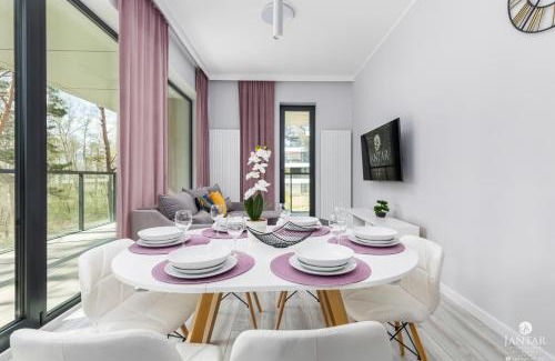 Trzebiatow Apartment | Idyllic Shellter Apartments Villas with Private Beach Access