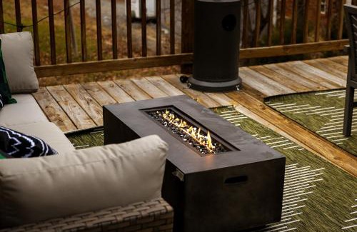 Shenandoah House | Unwind at Shenandoah Hilltop Hideaway - 4-Star Retreat