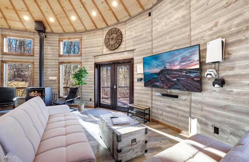 Stanley Villa | Premier Shenandoah Yurt: Hot Tub, Wood Stove & WiFi