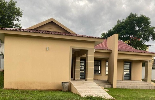 Jozini House | Shengelezi Guest House