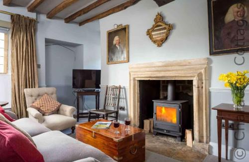 Broadwell House | Shenley: Family and Pet-Friendly Retreat with High Ratings