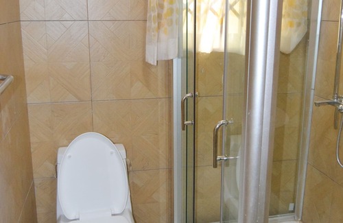 Accra House | Discover Shenocho Properties: Family-Friendly Getaway