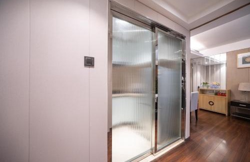Futian Apartment | Charming River Image Boutique Apartment - Family-Friendly Stay