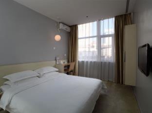 Dongmen Hotel | Colorful Shenzhen Dongmen Hotel with Family-Friendly Amenities