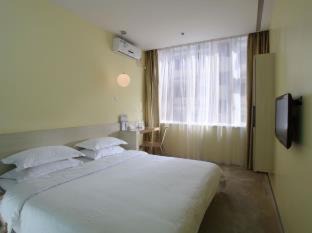 Dongmen Hotel | Colorful Shenzhen Dongmen Hotel with Family-Friendly Amenities