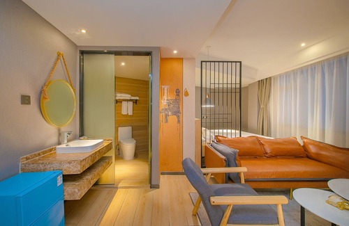 Buji Hotel | Convenient Stay at Shenzhen East Railway & Buji Subway Hotel