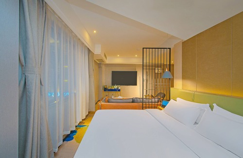 Buji Hotel | Convenient Stay at Shenzhen East Railway & Buji Subway Hotel