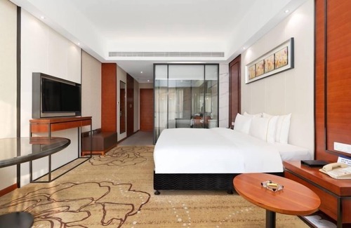 Shajing Hotel | Family-Friendly Stay at Shenzhen Kaijia Hotel with Pool