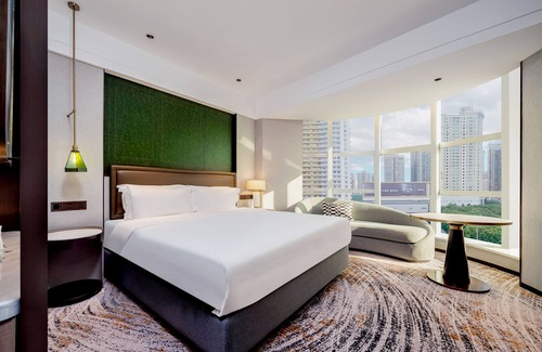 Central Business District Hotel | Discover Shenzhen Shanghai Hotel with Mini Bar & Late Check Out
