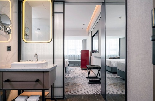 Central Business District Hotel | Discover Shenzhen Shanghai Hotel with Mini Bar & Late Check Out