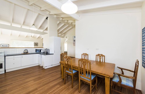 Ledge Point House | Cozy Beachside Retreat with Child-Friendly Amenities
