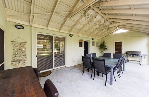 Ledge Point House | Cozy Beachside Retreat with Child-Friendly Amenities