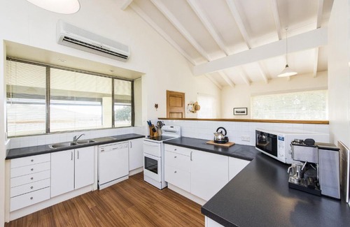 Ledge Point House | Relax at Sheoak on Wedge - Family-Friendly Near the Beach