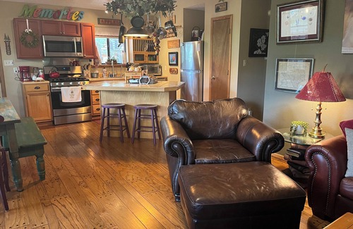 Cloudcroft Cabin | Discover Shep's Artist Retreat & Bunkhouse: A 10/10 Escape