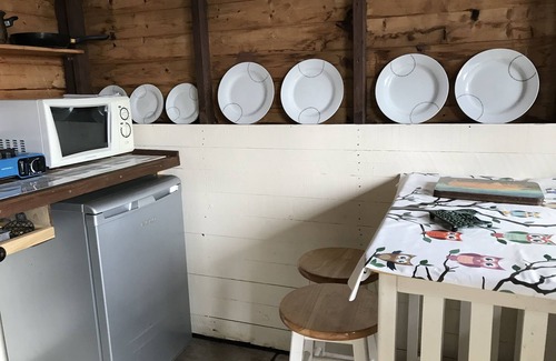 Cwmtirmynach Cabin | Cozy Shepherd Hut "Megan" - Guest Rated 10/10 Retreat