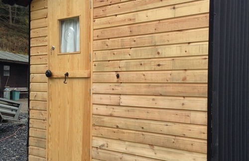 Cwmtirmynach Cabin | Cozy Shepherd Hut "Megan" - Guest Rated 10/10 Retreat