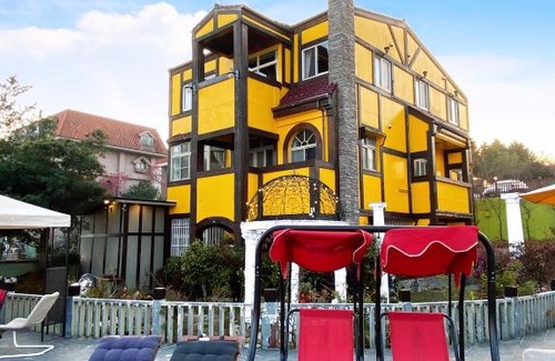 Ren'ai House | Discover Shepherd's B&B: Child-Friendly and Guest Rated 9/10