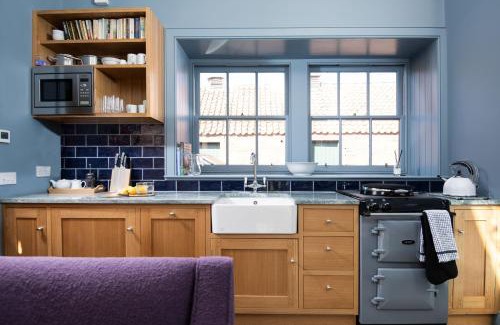 Haddington House | Pet-Friendly Retreat: Shepherd's Bothy at Papple Steading