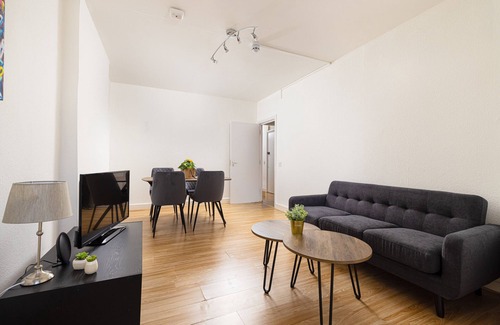 Shepherd's Bush Apartment | Shepherd's Bush Renovated Apartment with Family-Friendly Perks