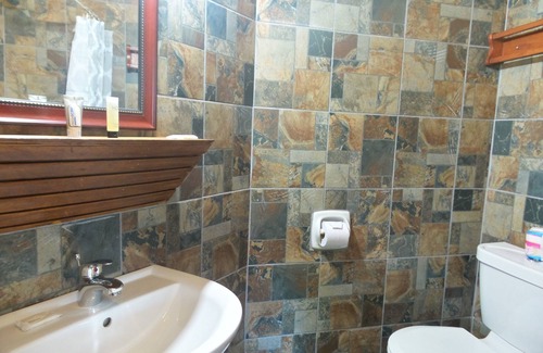 Bon Accord Village Hotel | Discover Comfort at Shepherd's Inn with Pool & Dining