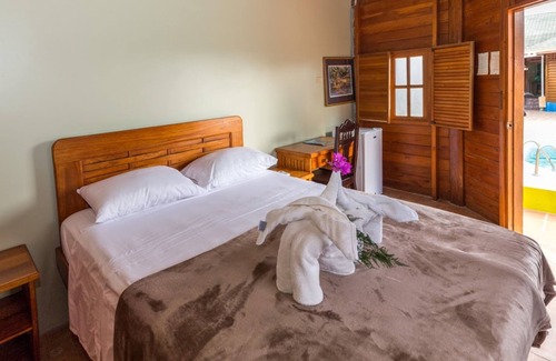 Bon Accord Village Hotel | Discover Comfort at Shepherd's Inn with Pool & Dining