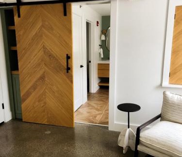 South Kingstown Hotel | Discover Shepherd’s Run: 4-Star Stay with Family-Friendly Perks