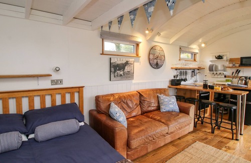 Farden Cottage | Relaxing Shepherds Cabin with Hot Tub and Spa Amenities