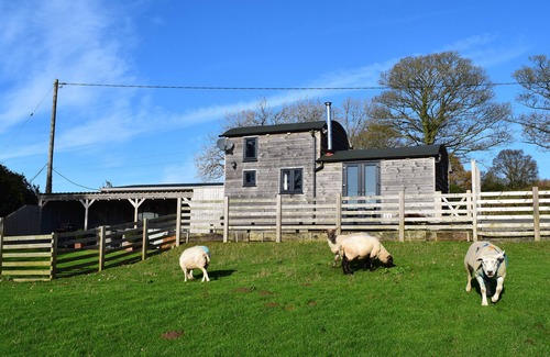 Farden Cottage | Relaxing Shepherds Cabin with Hot Tub and Spa Amenities