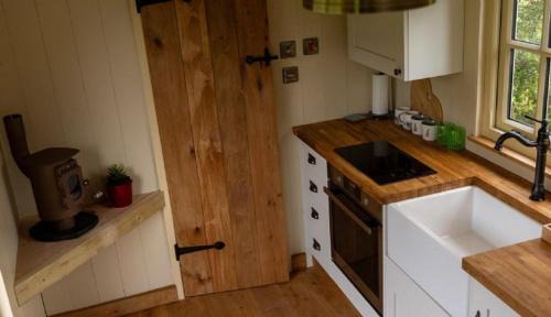 Cosford House | Shepherds Hut at Snowdon Farm