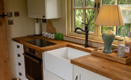 Cosford House | Shepherds Hut at Snowdon Farm