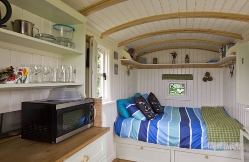 Skipsea Cabin | Perfect Shepherds Hut for Two with Oceanfront Views