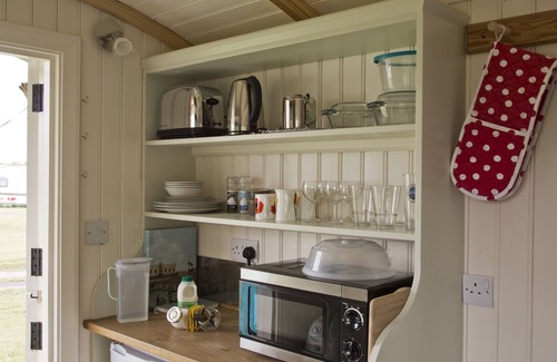Skipsea Cabin | Perfect Shepherds Hut for Two with Oceanfront Views