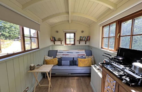 Cowbeech Cabin | Relaxing Shepherds Hut with Mountain Views in South Wales