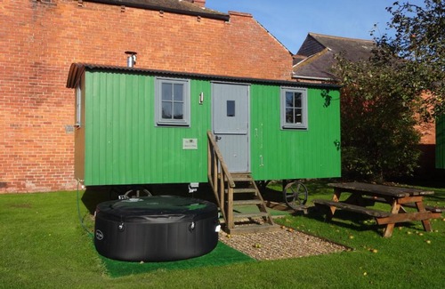 Wigton House | Discover Shepherds Hut at Jamie's Retreat in Bowness-on-Solway