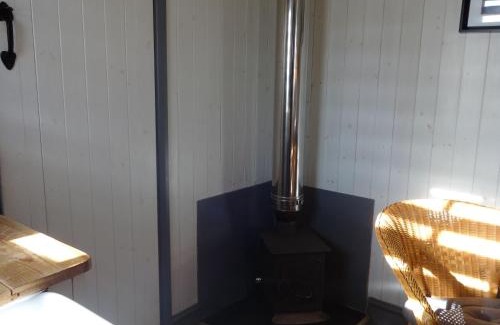 Wigton House | Pet-Friendly Shepherds Hut at Ryans Retreat in Bowness