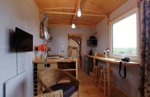 Maenclochog House | Cozy Shepherds Hut with Breathtaking Pembrokeshire Views