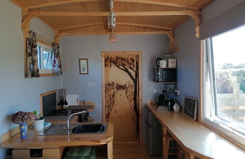Maenclochog House | Cozy Shepherds Hut with Breathtaking Pembrokeshire Views