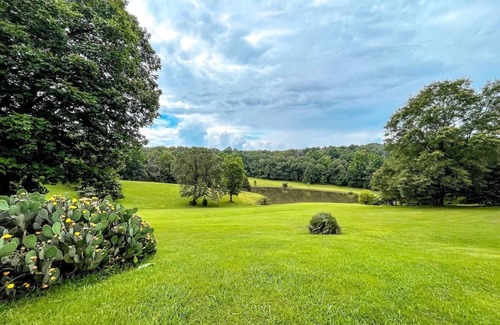 Montevallo House | Guest-Rated Shepherds Retreat with Pool & Hot Tub Access